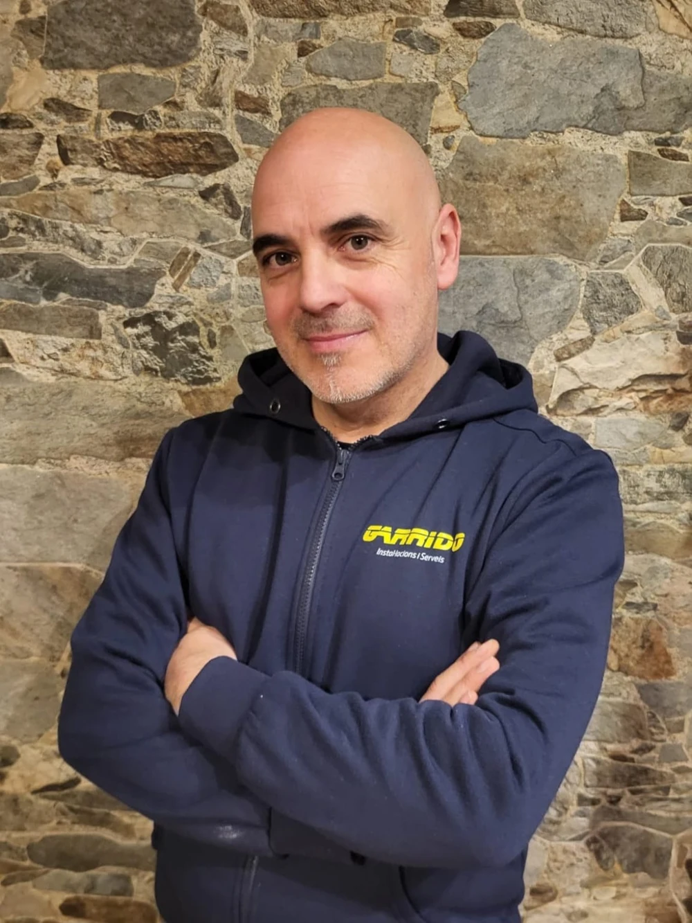 Josep Mª Garrido con la ropa de trabajo de Garrido Serveis